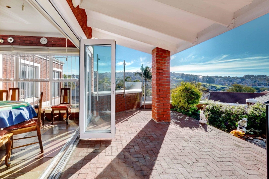 4 Bedroom Property for Sale in Van Riebeeckshof Western Cape
